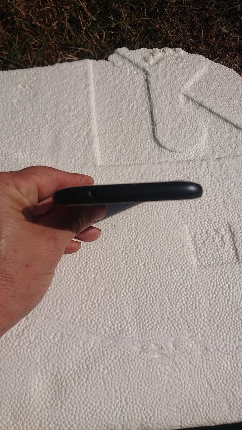 Telefon xiaomi redmi 7 w stanie bardzo dobrym