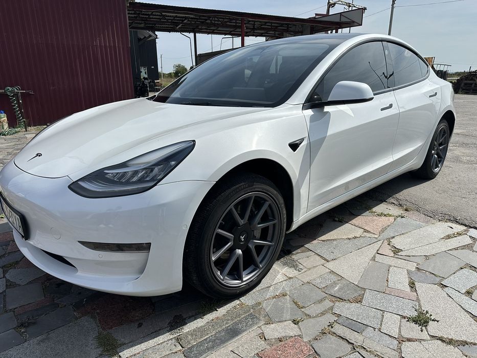 Tesla model 3 2022