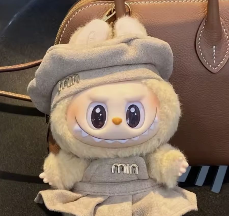 Ubranka do labubu prada sukienki ogrodniczki