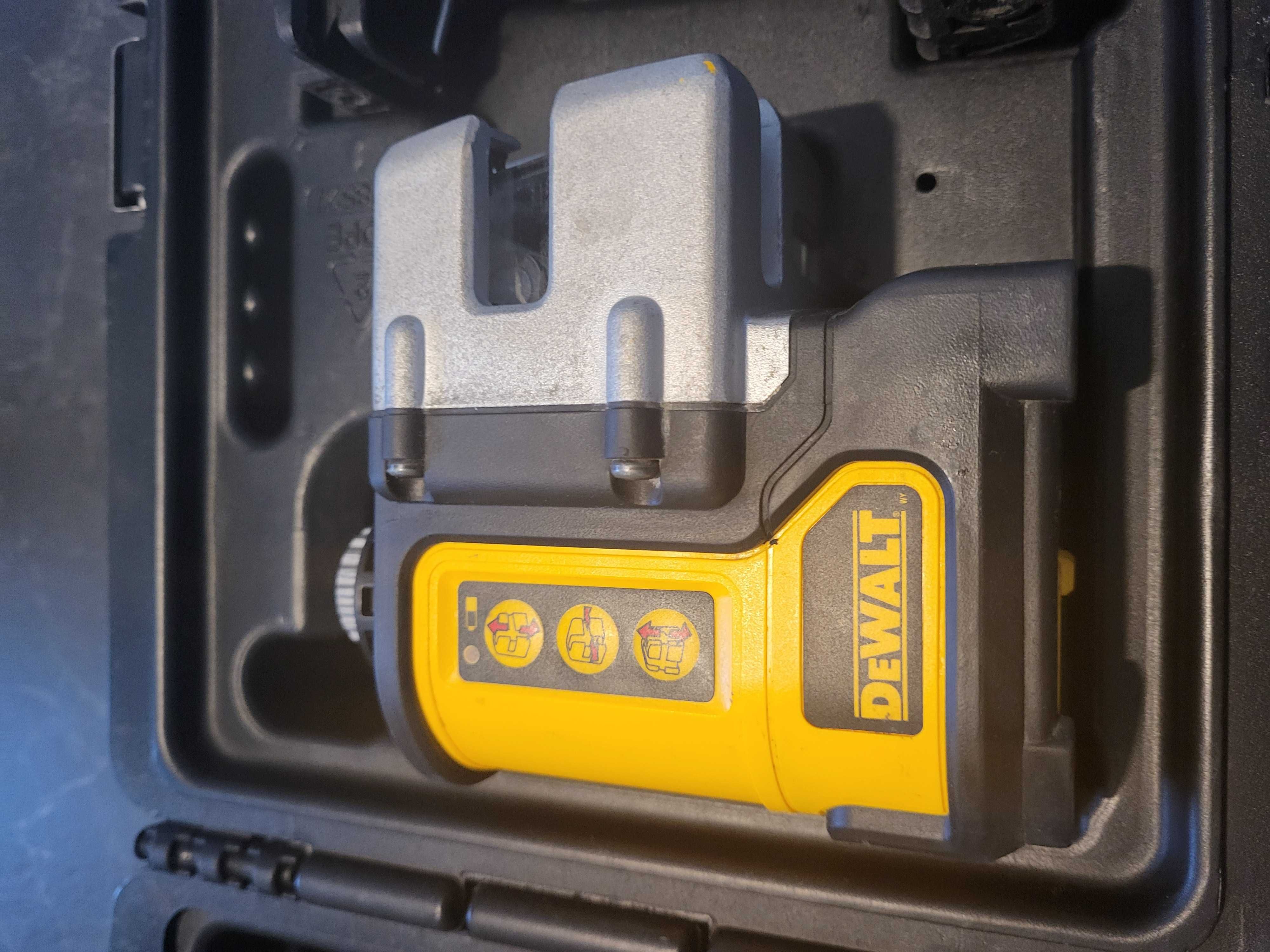 Laser kątowy Dewalt DW089