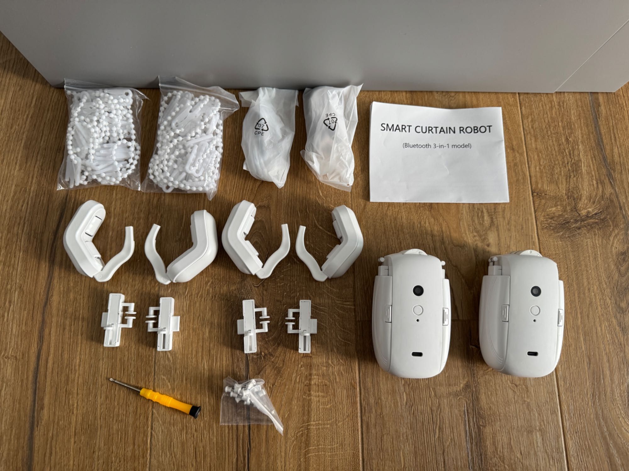 Smart Curtain Robot - inteligentny robot do zasłon