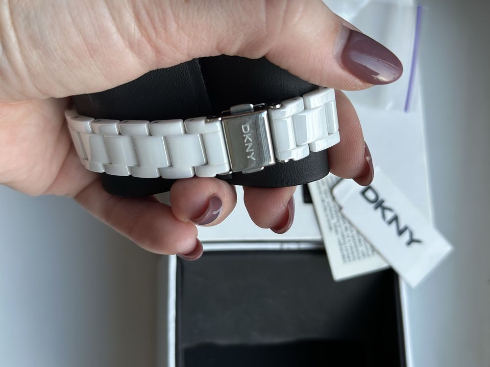 Керамічний годинник dkny ny