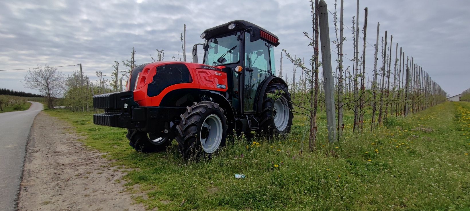 Ciągnik sadowniczy ANTONIO CARRARO VL 8.5 ogrodniczy sadownik carraro
