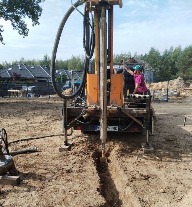 Studnie głębinowe, Wiercenie studni, Odwierty