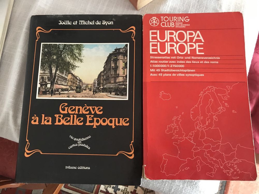 Revistas e livros  políticos e sociais em francês, para doar.