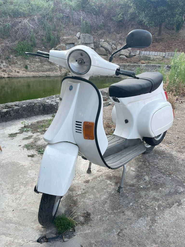 Vendo vespa 50. Guimaraes.