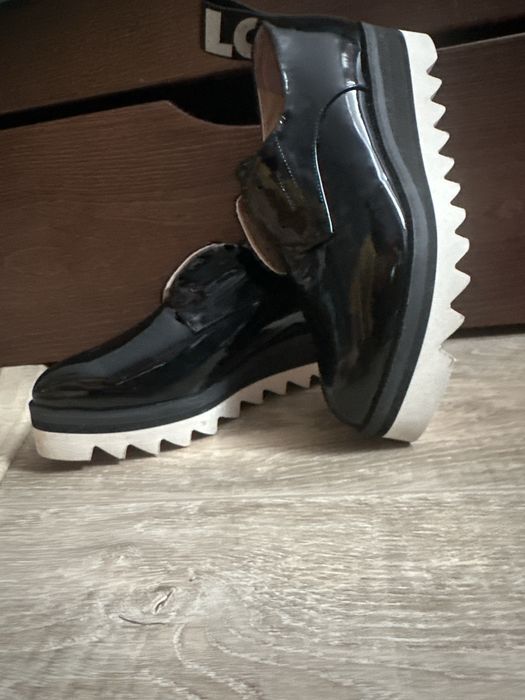 Лакові черевики нові