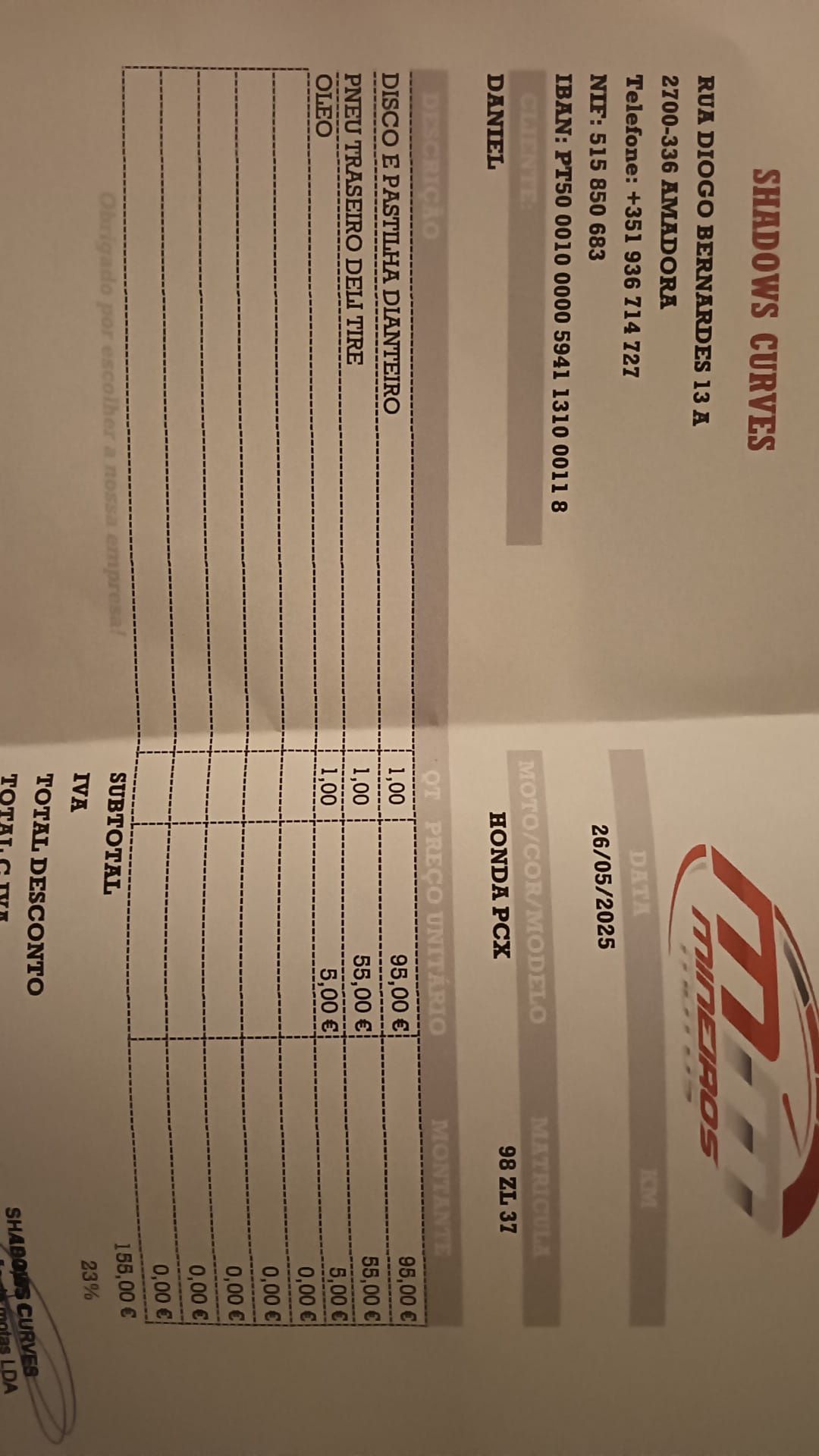 PCX 2019 preta e corrente
