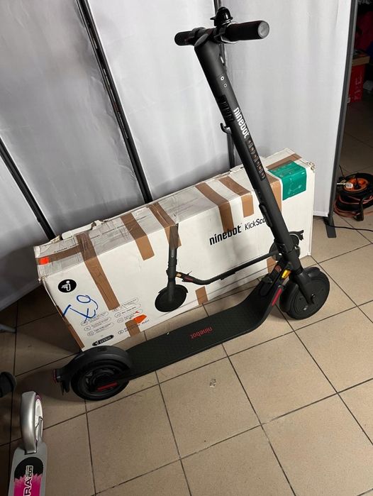 Hulajnoga elektryczna Segway e25d 300 W