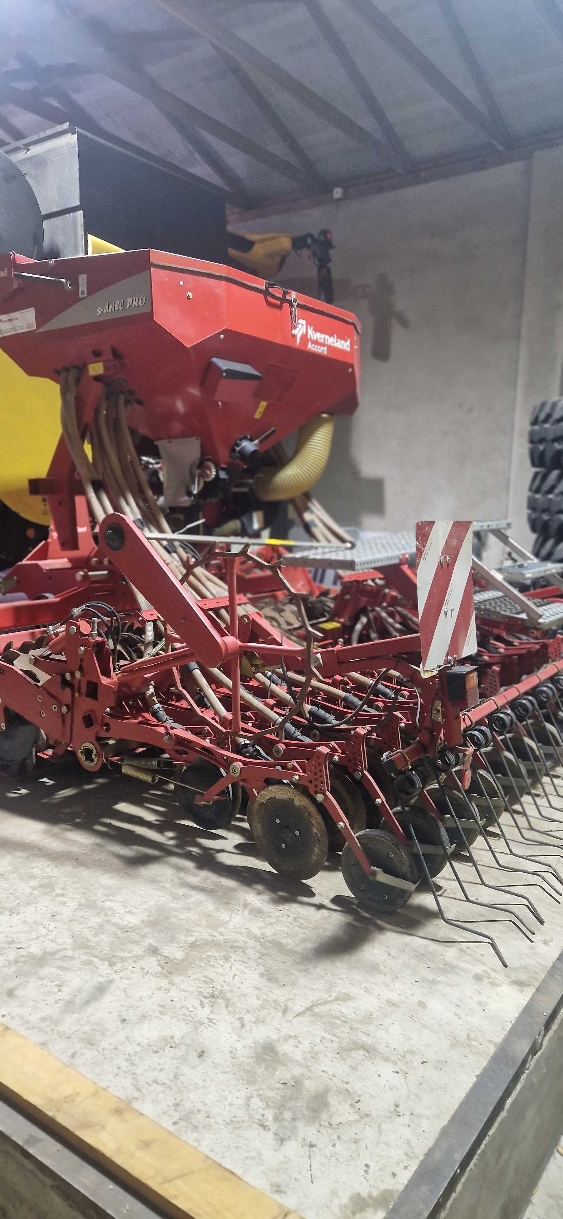 Agregat uprawowo siewny Kverneland Accord 3m