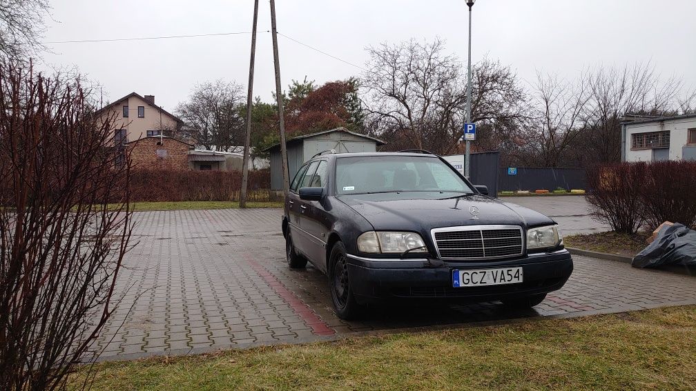 Mercedes Benz 202 uszczelke pod głowicą uszkodzoną