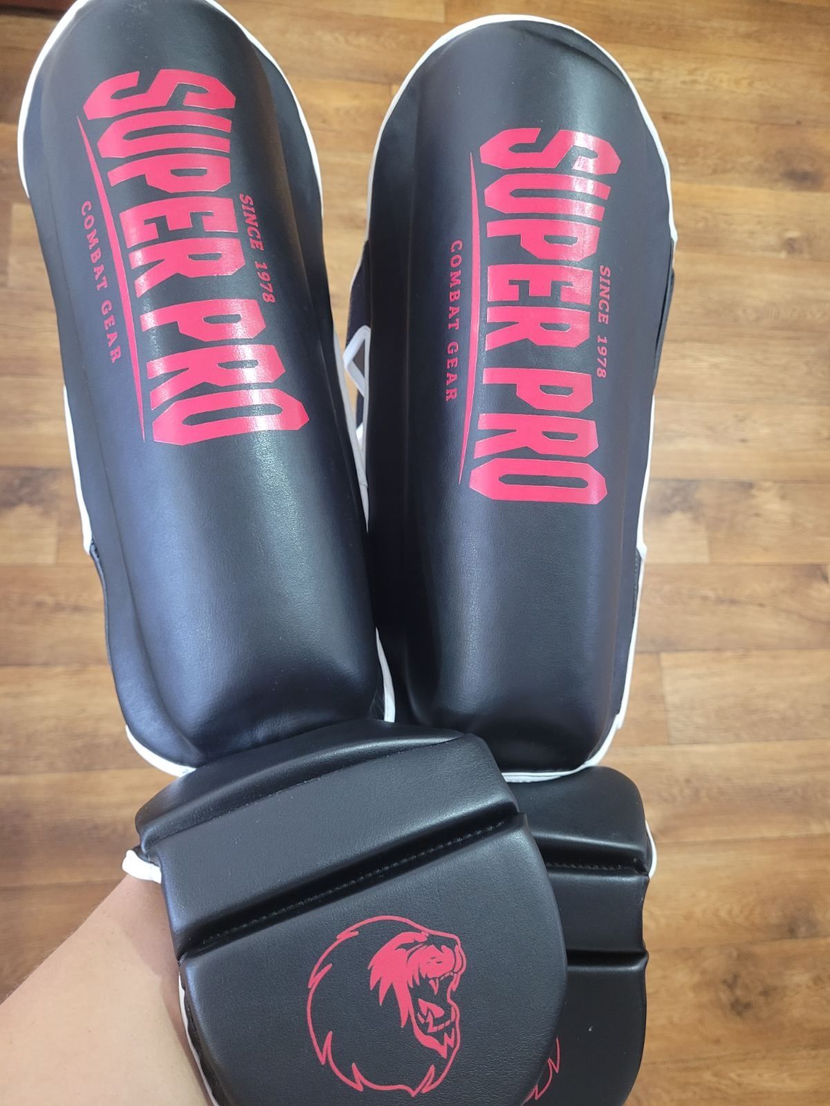 Защита голени Super Pro Combat Gear кикбоксинг единоборства