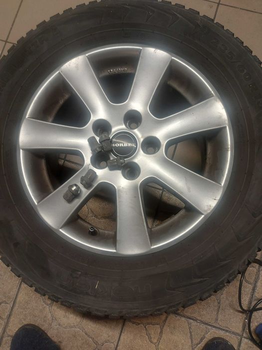 felgi  Et50  5x114.3  plus 20 szt nakrętek do kół. z oponami zimowymi