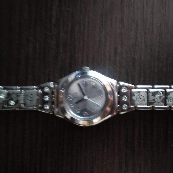 Швейцарские наручные женские часы swatch irony .