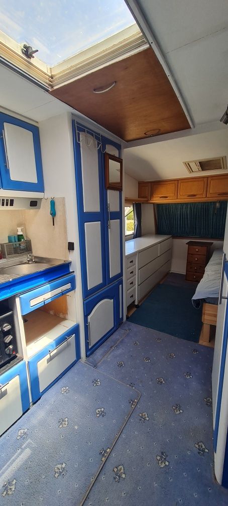 Caravana Hobby com extensão caseira