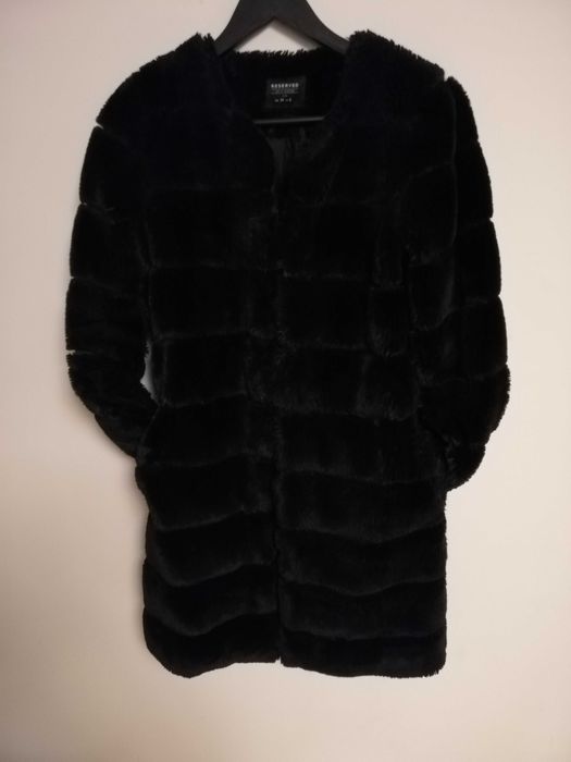 futro Reserved xs s 3 36 czarne ciepłe