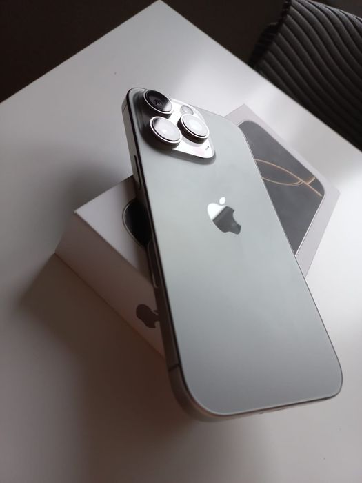 iPhone 16pro 256gb