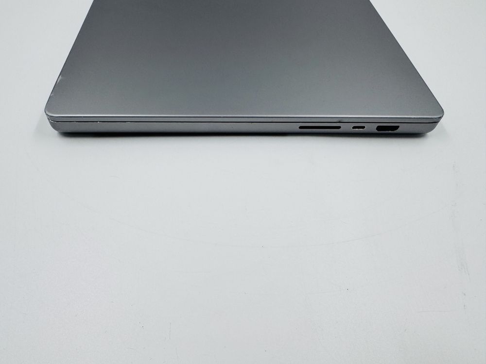 Macbook Pro 16 2021 M1 Max 64GB RAM 1TB SSD IL5820