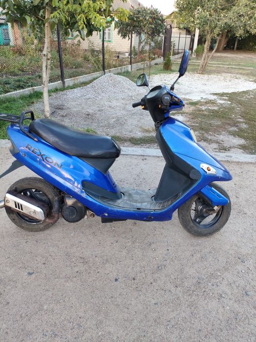 Продам скутер Rexon