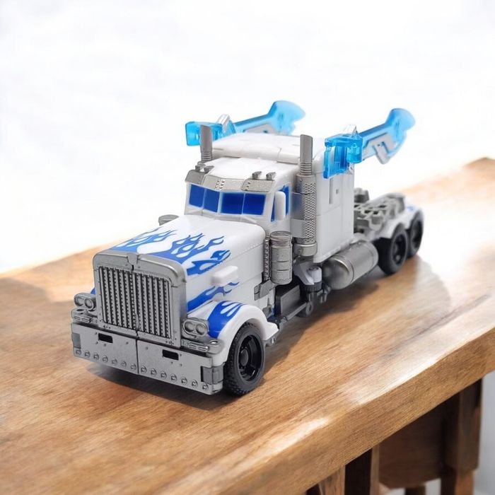 Игрушка Робот Трансформер ОПТИМУС ПРАЙМ 18см Белый OPTIMUS PRIME