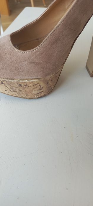 Różowe buty na koturnie rozm.37