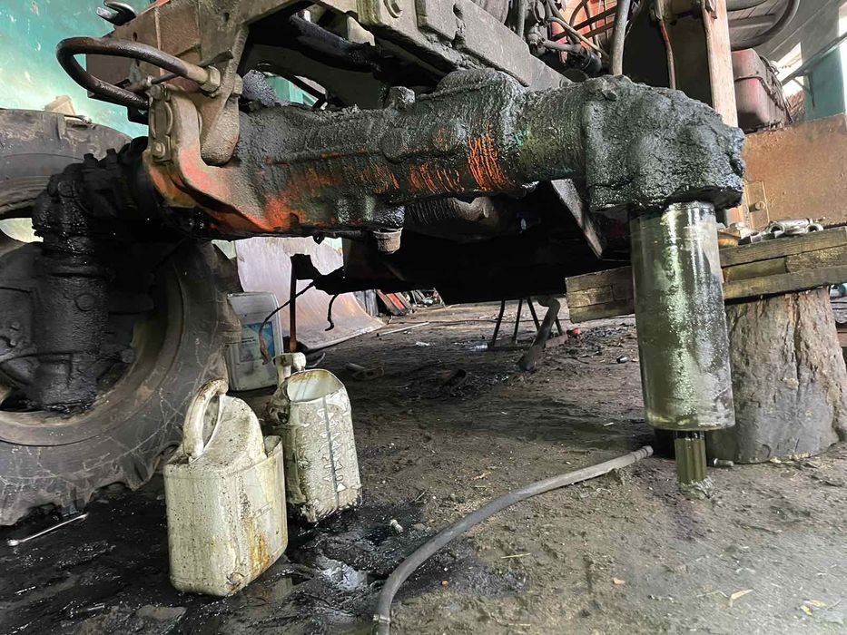 Передній ведучий міст на трактор МТЗ 82.