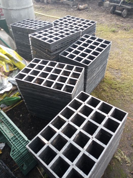 Kratki tacki transportowe do doniczek p9  24szt okazja promocja