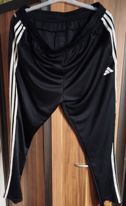 Spodnie dresowe męskie Adidas rozmiar 2XL stan bardzo dobry