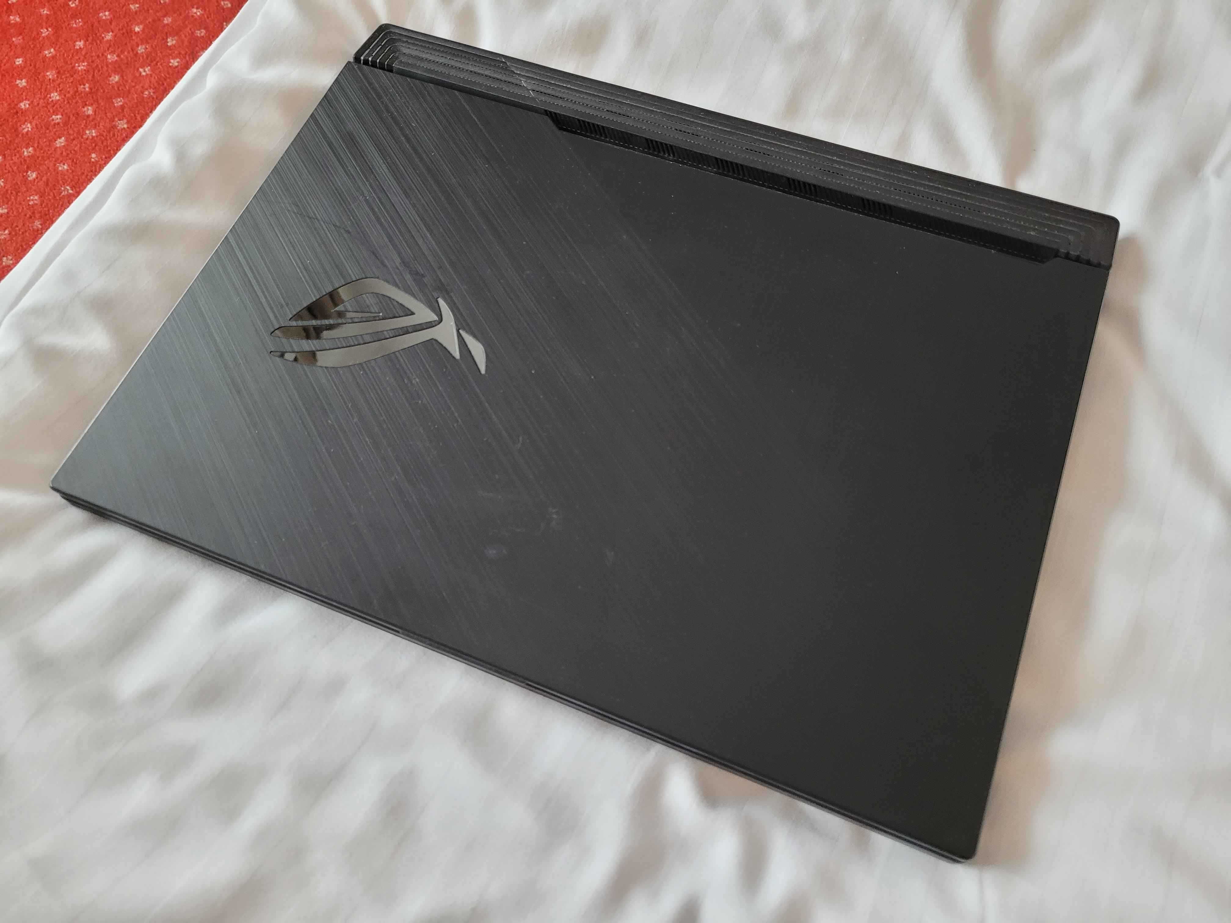 ASUS ROG Strix G G531GW 15,6" Intel i7-9750H 32GB RAM 2TB SSD Rtx 2070