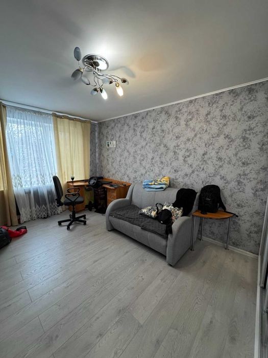 Продаж 2 к квартири Ракове косметичний ремонт з меблями