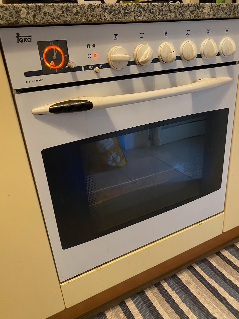 Cozinha completa em bom estado