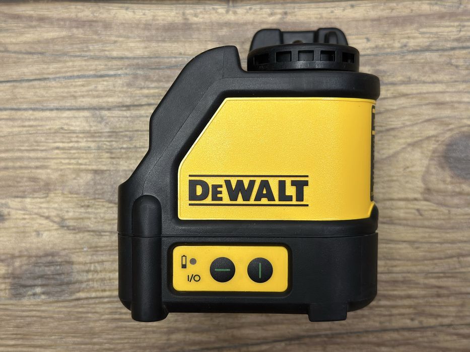 Zielony laser krzyżowy akumulatorowy DeWalt DW088CG | walizka