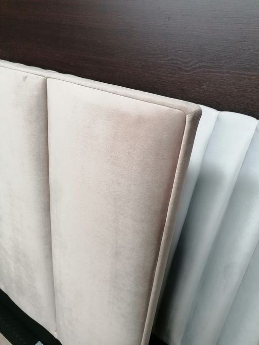 Łóżko tapicerowane na wymiar sypialnia nóżki stelaż panele producent