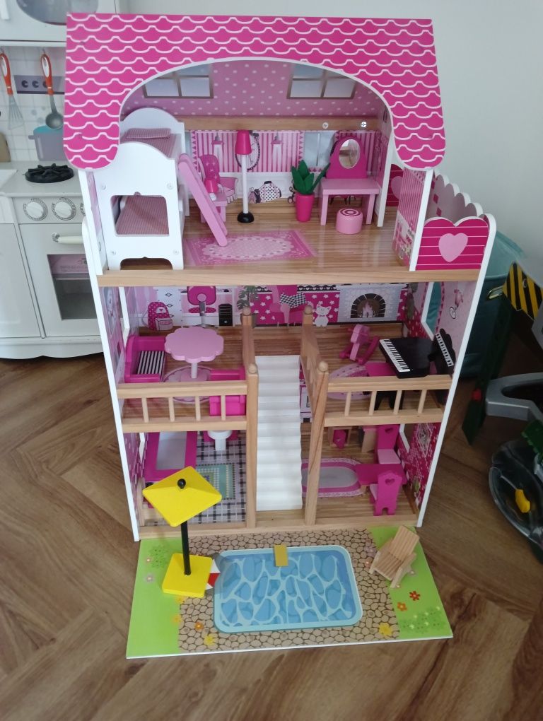 Domek dla lalek.