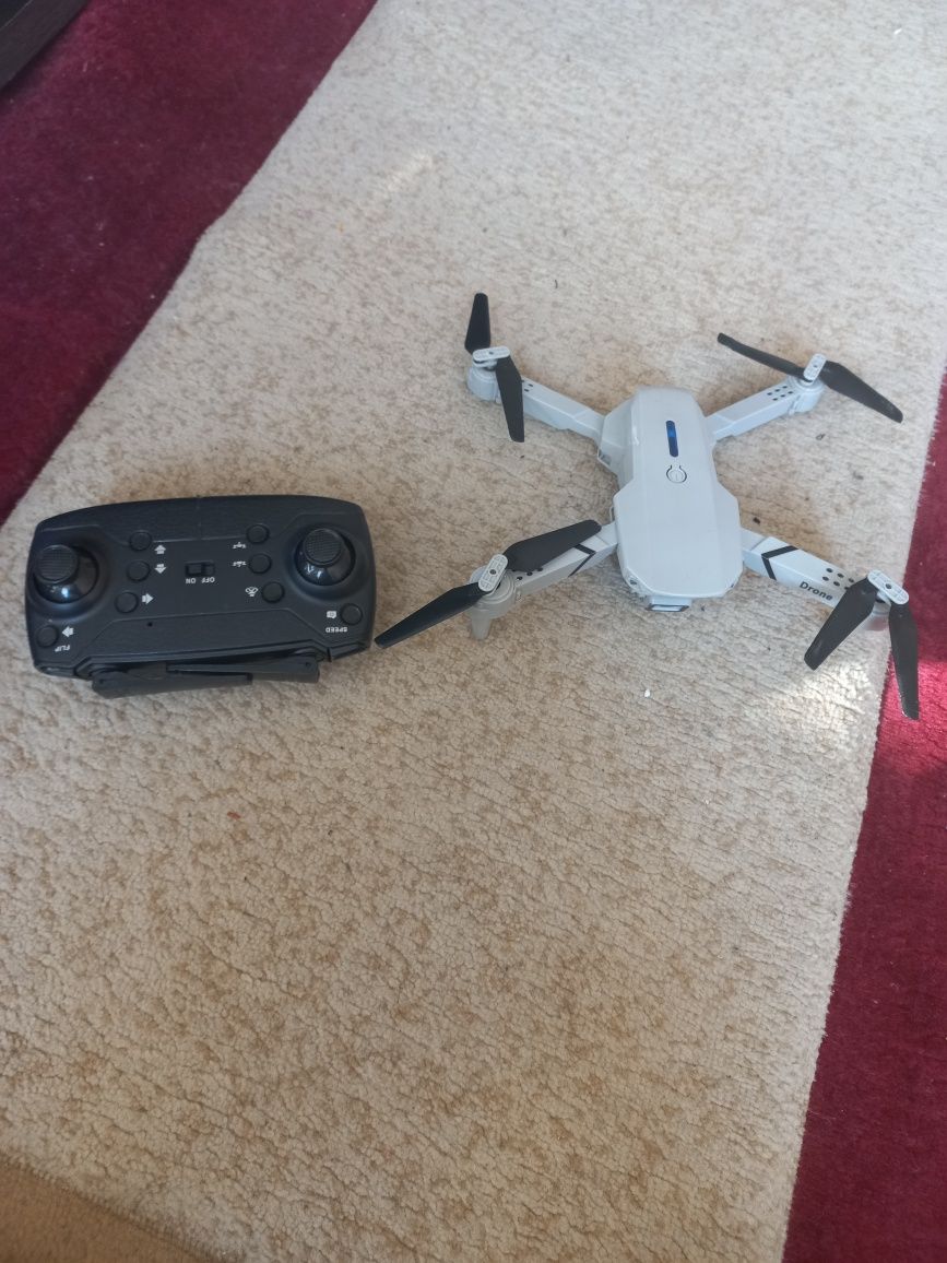 Квадрокоптер drone