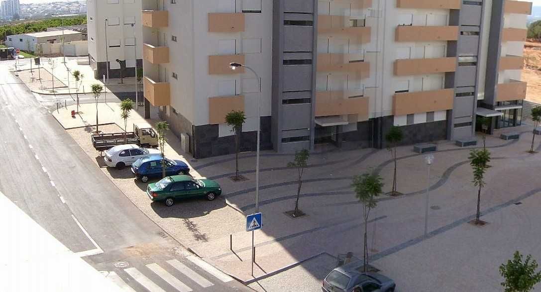 Alugo quarto a rapariga estudante em Faro (a partir de 1 JUNHO)