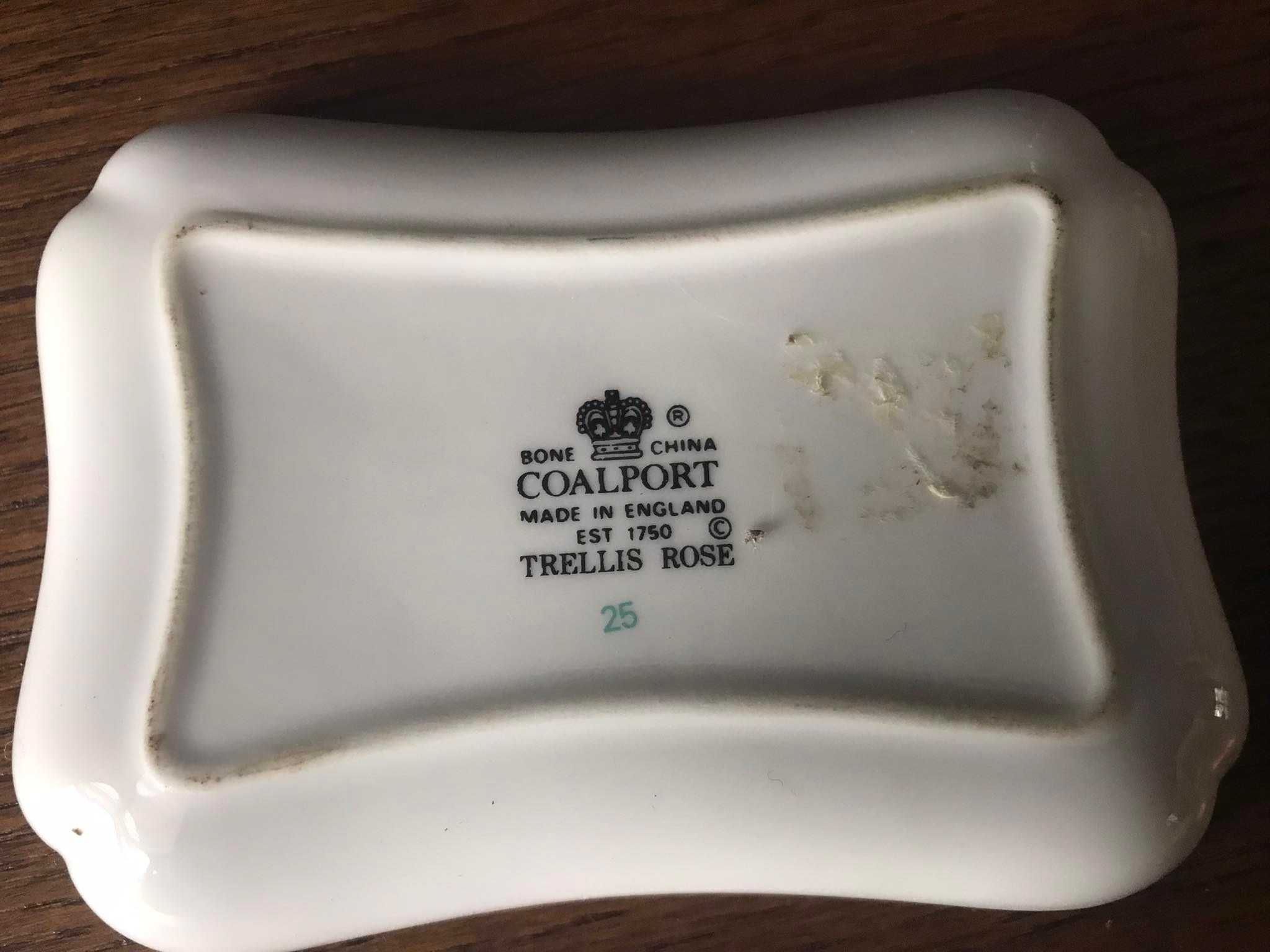 Porcelanowa paterka Coalport EST 1750 Trellis Rose