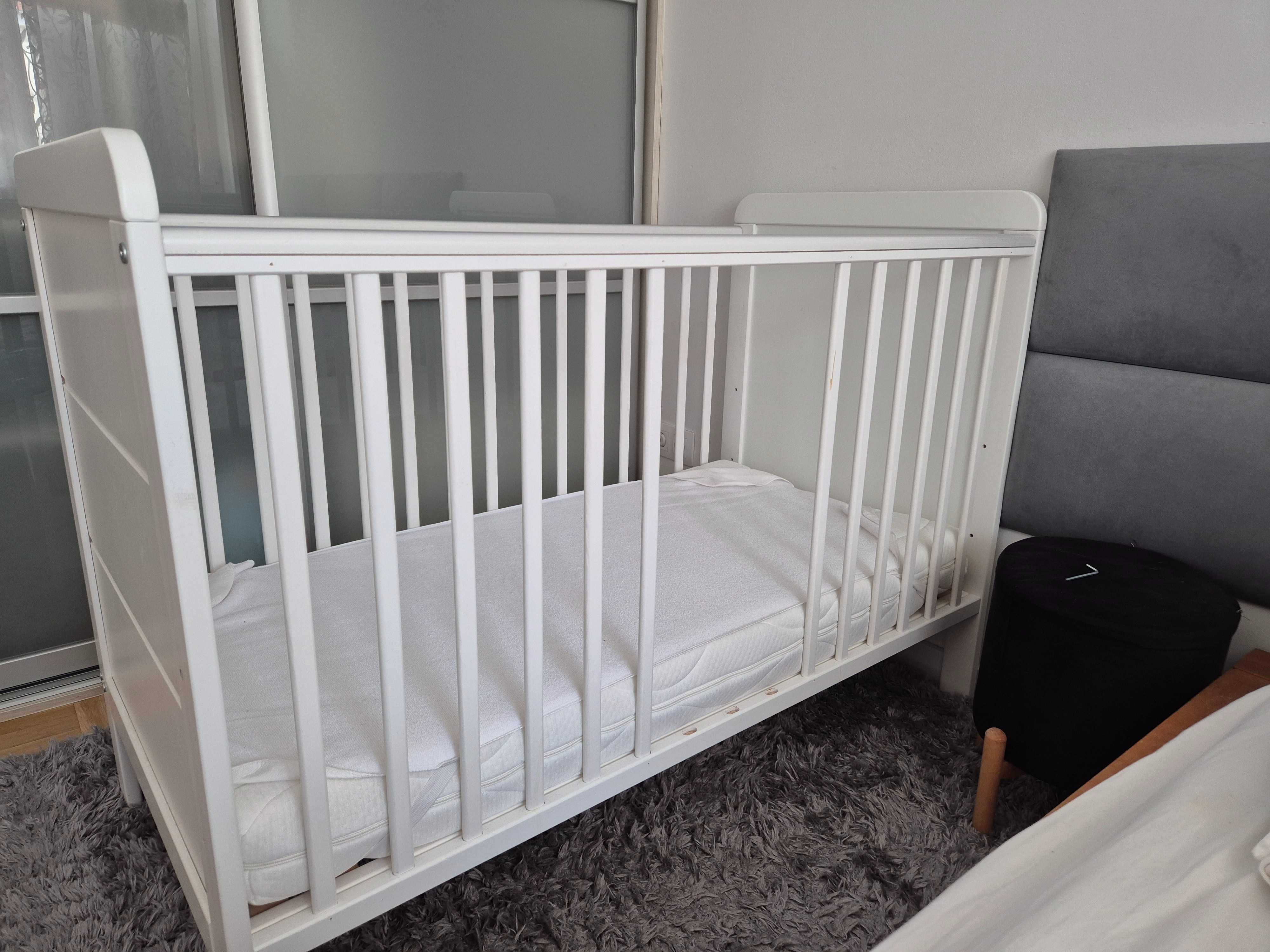 Łóżeczko woodies i materac hilding dobranocka