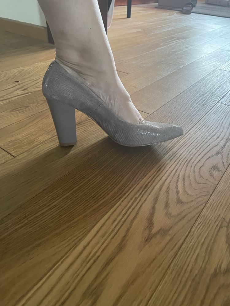 Sprzedam buty rozmiar 40