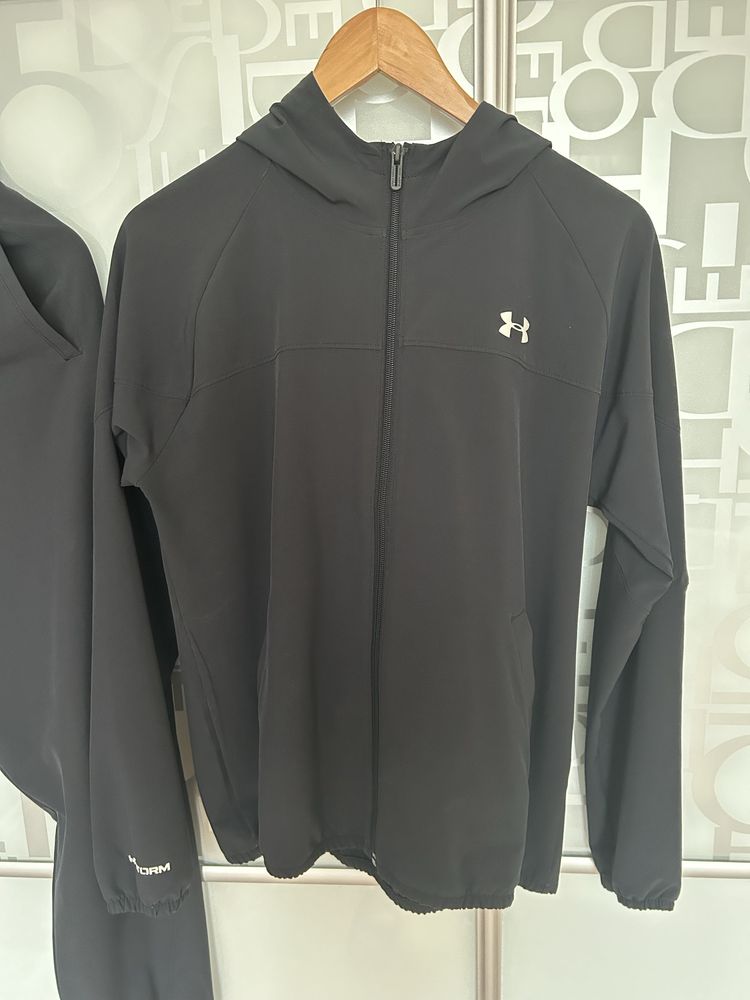 Продам спортивный костюм Under Armour