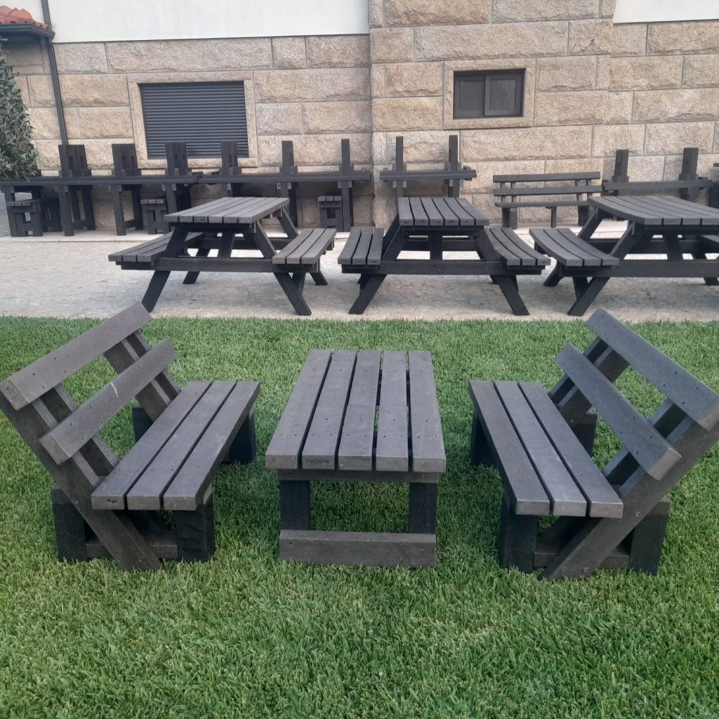 2 bancos com mesa para jardim