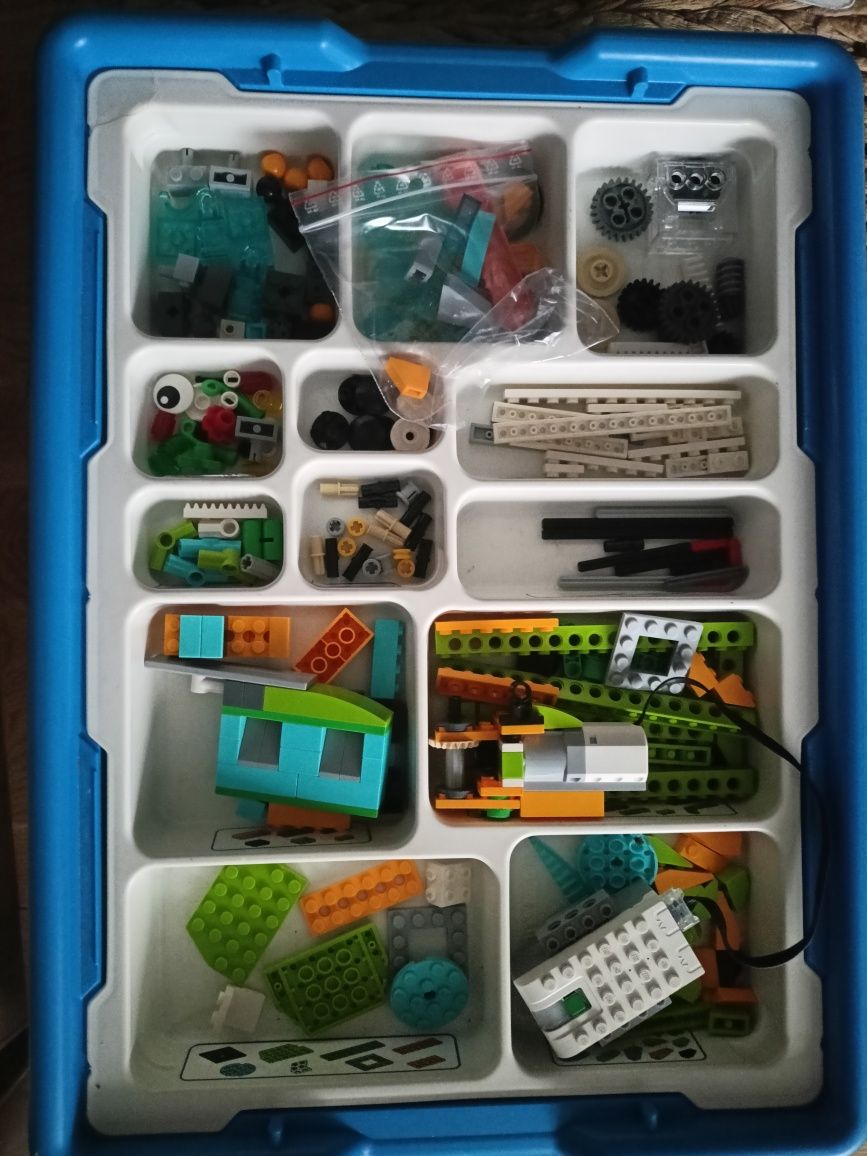 Klocki LEGO wedo2  45300 z tabletem