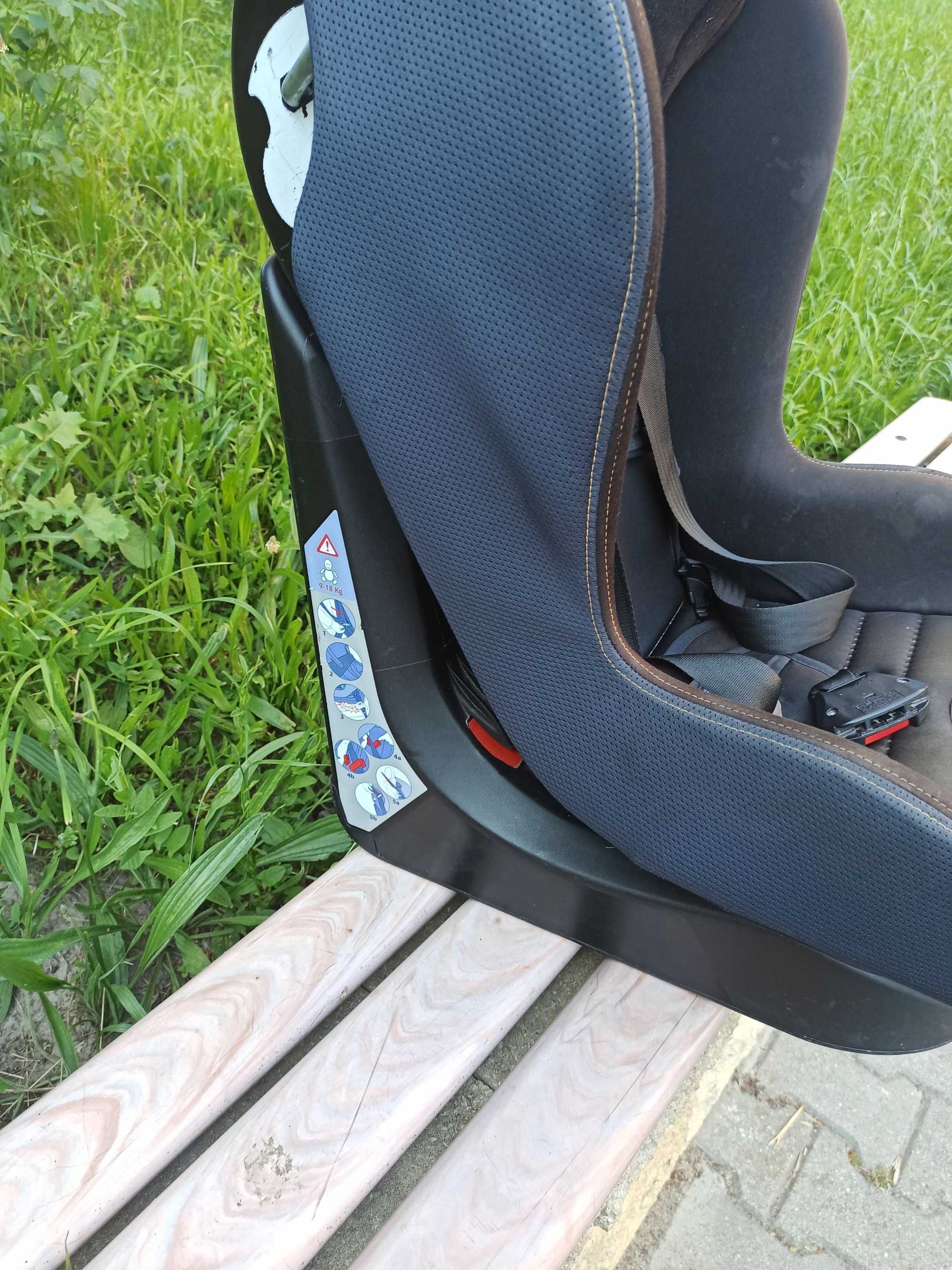 Fotelik chicco 9-18kg