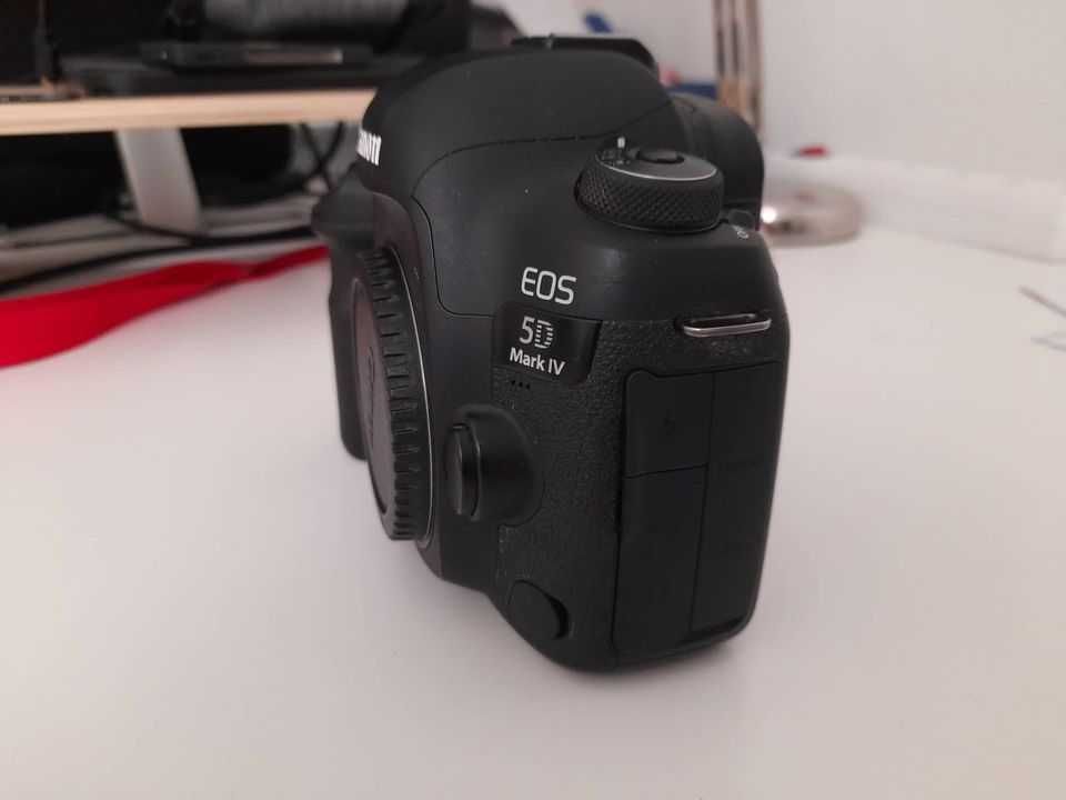 Canon 5D Mark IV