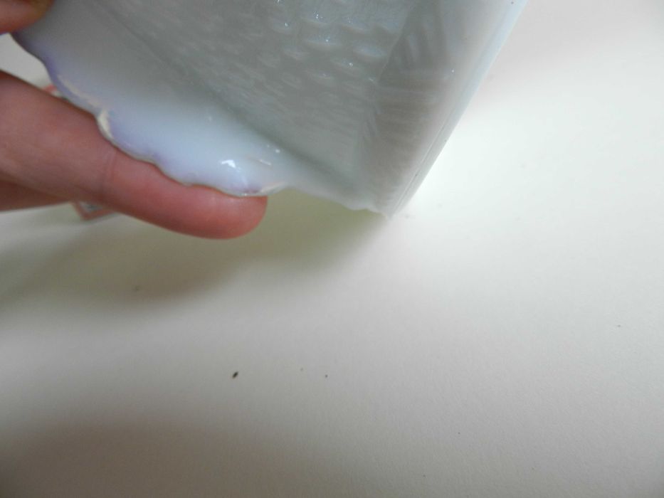 szklana średnia  kura biała lattimo tylko góra szkło PRL