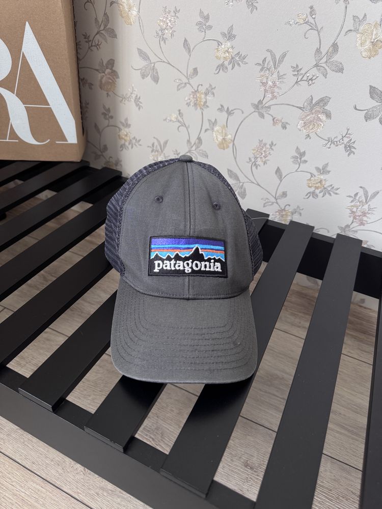 Patagonia чоловіча фірмова кепка бейсболка оригінал one size