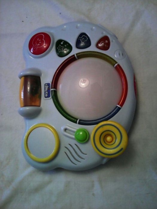 Brinquedo interativo para criança da Chicco