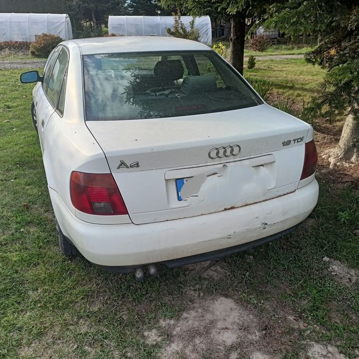 AUDI A4 1.9 TDI 110 KM
