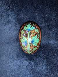 Ideal para a Páscoa: ovo de madeira pintado à mão