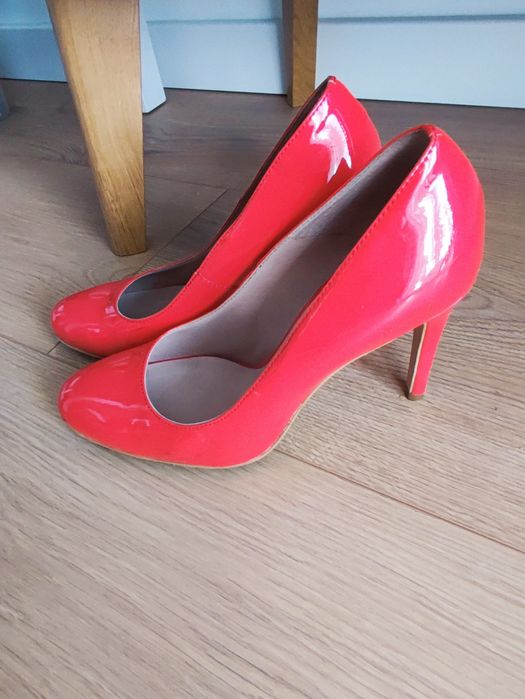 Czółenka Gino Rossi, koral